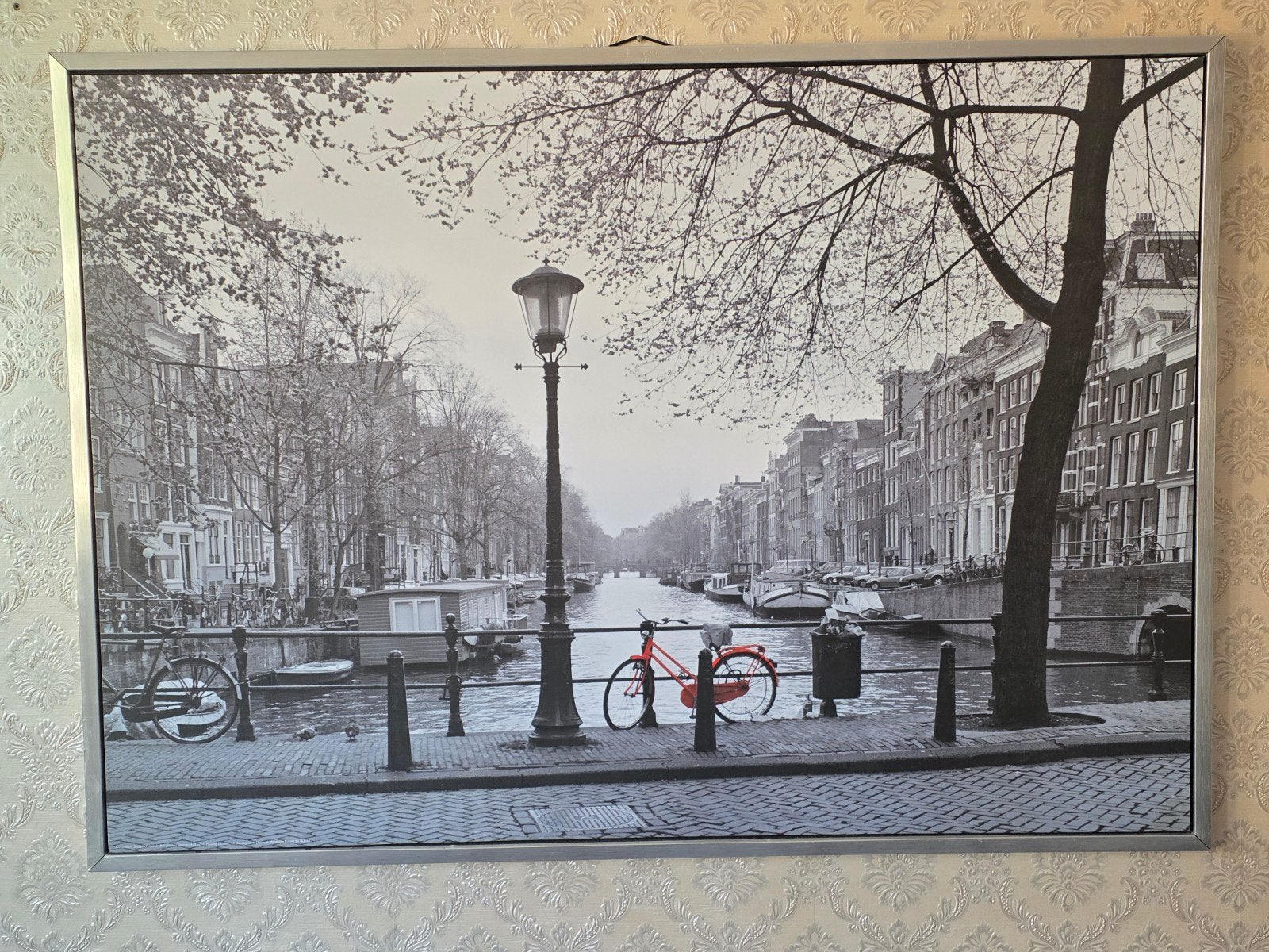 IKEA Rode Fiets Amsterdam 140x100 cm Aluminium Lijst, Antiek en Kunst, Kunst | Etsen en Gravures, Ophalen