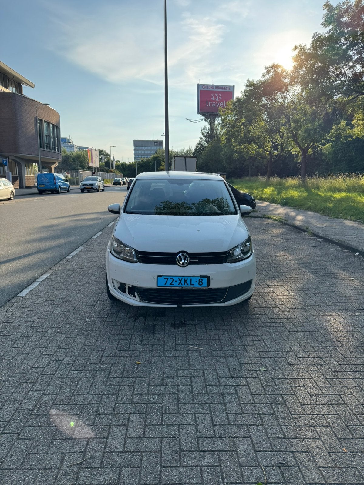 Taxi | Volkswagen Touran 2.0 TDI 140pk 6-DSG Bluemotion, Auto's, 1503 kg, 4 cilinders, Wit, Origineel Nederlands