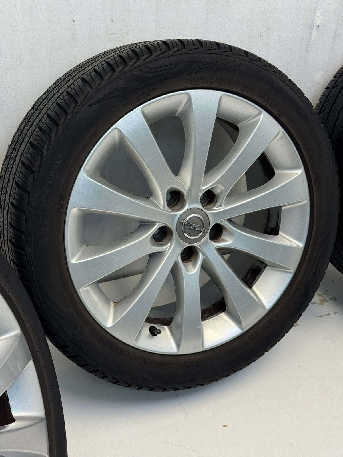Org. Opel Meriva 17 inch velgen met All-Seasons banden 5x110, Auto-onderdelen, Gebruikt, Banden en Velgen, 17 inch, Ophalen of Verzenden