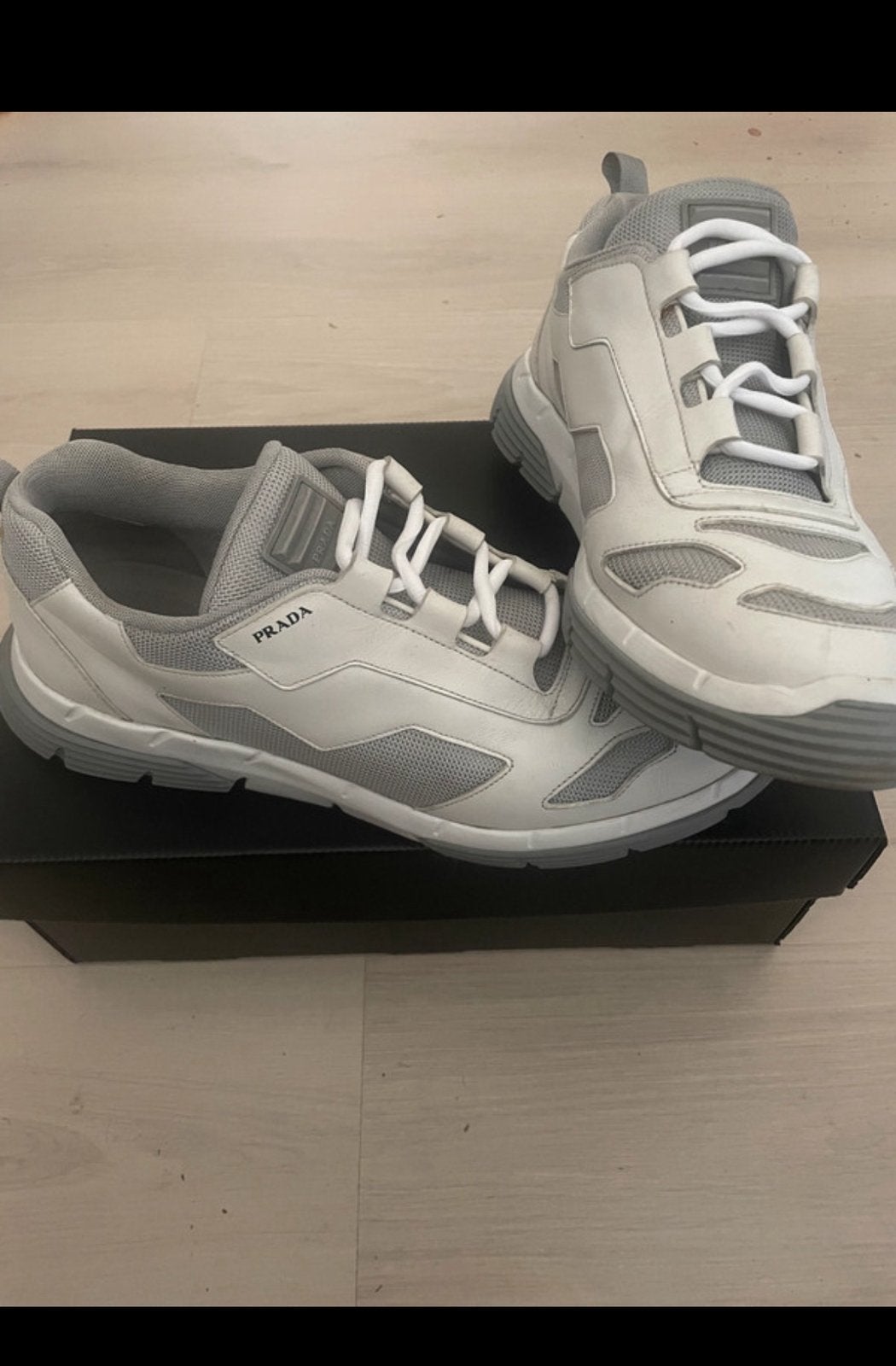 Prada sneakers, Ophalen of Verzenden, Zo goed als nieuw, Zwart