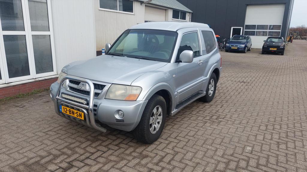 Mitsubishi Pajero 3.2 DI GLS HRLS AUT 4WD, Auto's, Bestelauto's, Automaat, Gebruikt, 4 cilinders, 160 pk
