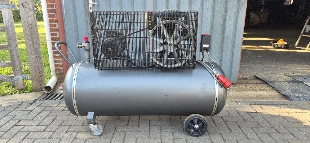 Bauger compressor 270L 400V, Ophalen, 400 tot 800 liter/min, Zo goed als nieuw, 10 bar of meer