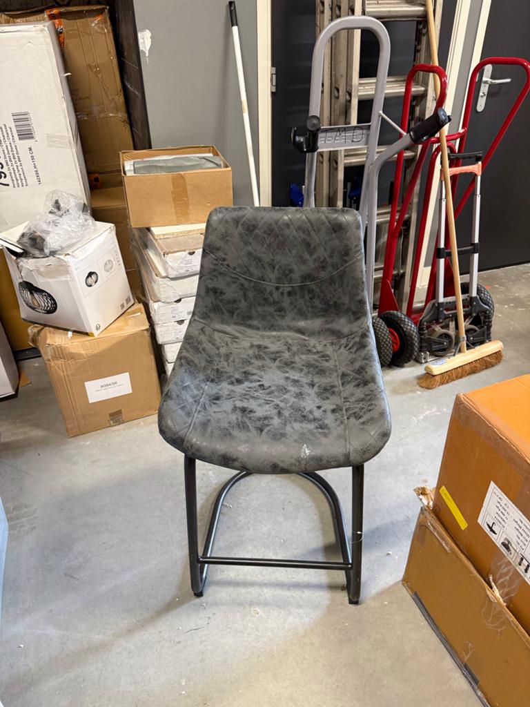 Barkruk met lichte beschadigingen, Huis en Inrichting, Barkrukken, Ophalen, Gebruikt, 60 tot 90 cm, 1 kruk