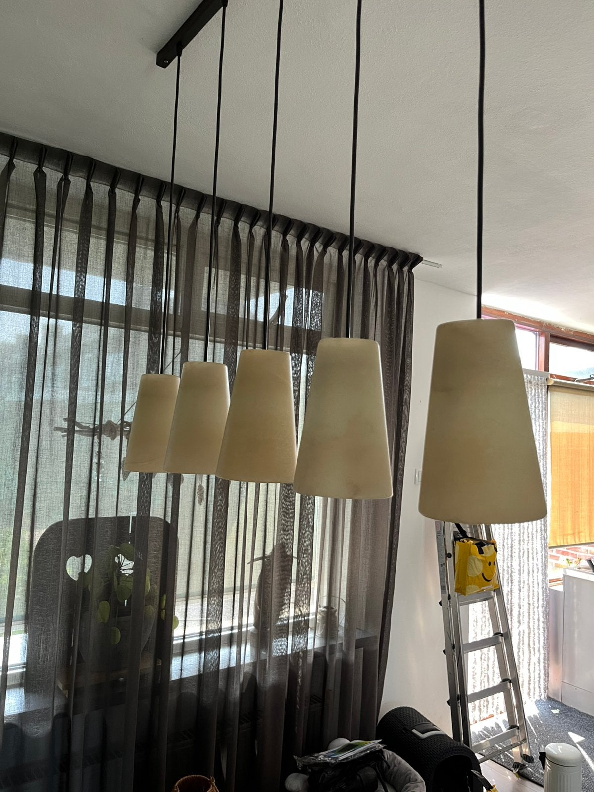 Moderne hanglamp met 5 kappen marmeren kelken, Ophalen, Gebruikt, Overige materialen