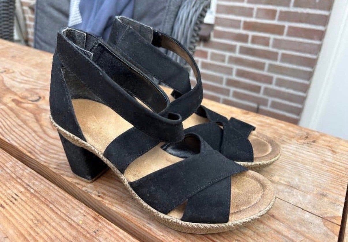 Zwarte sandalen met sleehak - Maat 36, Ophalen of Verzenden, Gedragen, Zwart, Sandalen of Muiltjes