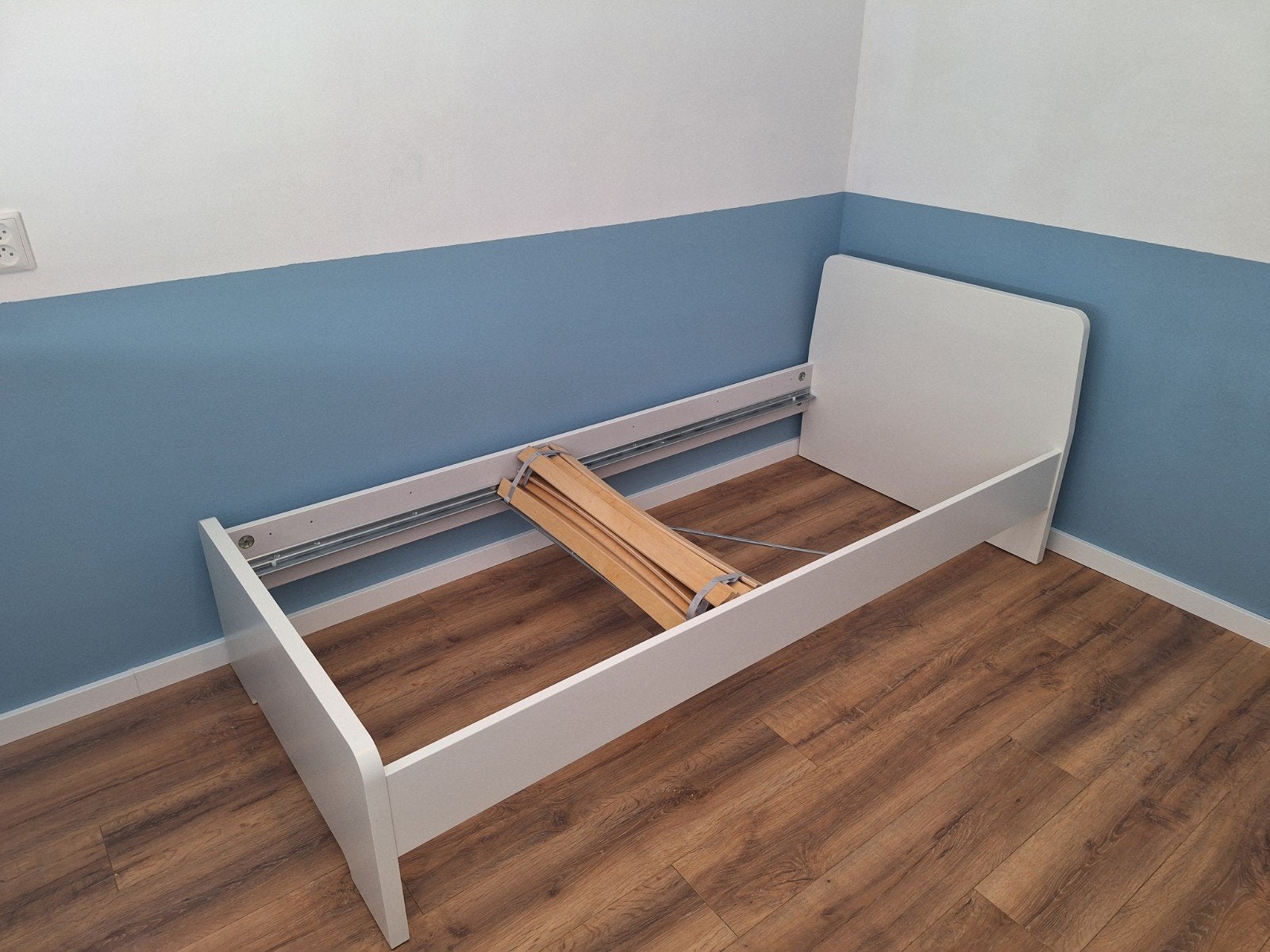 Ikea Askvoll bed met Vestmarka matras en Songesand lades, Ophalen, 90 cm, Eenpersoons, Wit