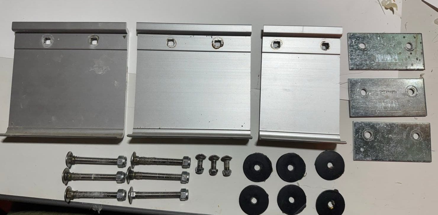 Fiamma F45 beugels voor vlakke wand bevestiging universeel, Ophalen of Verzenden, Gebruikt