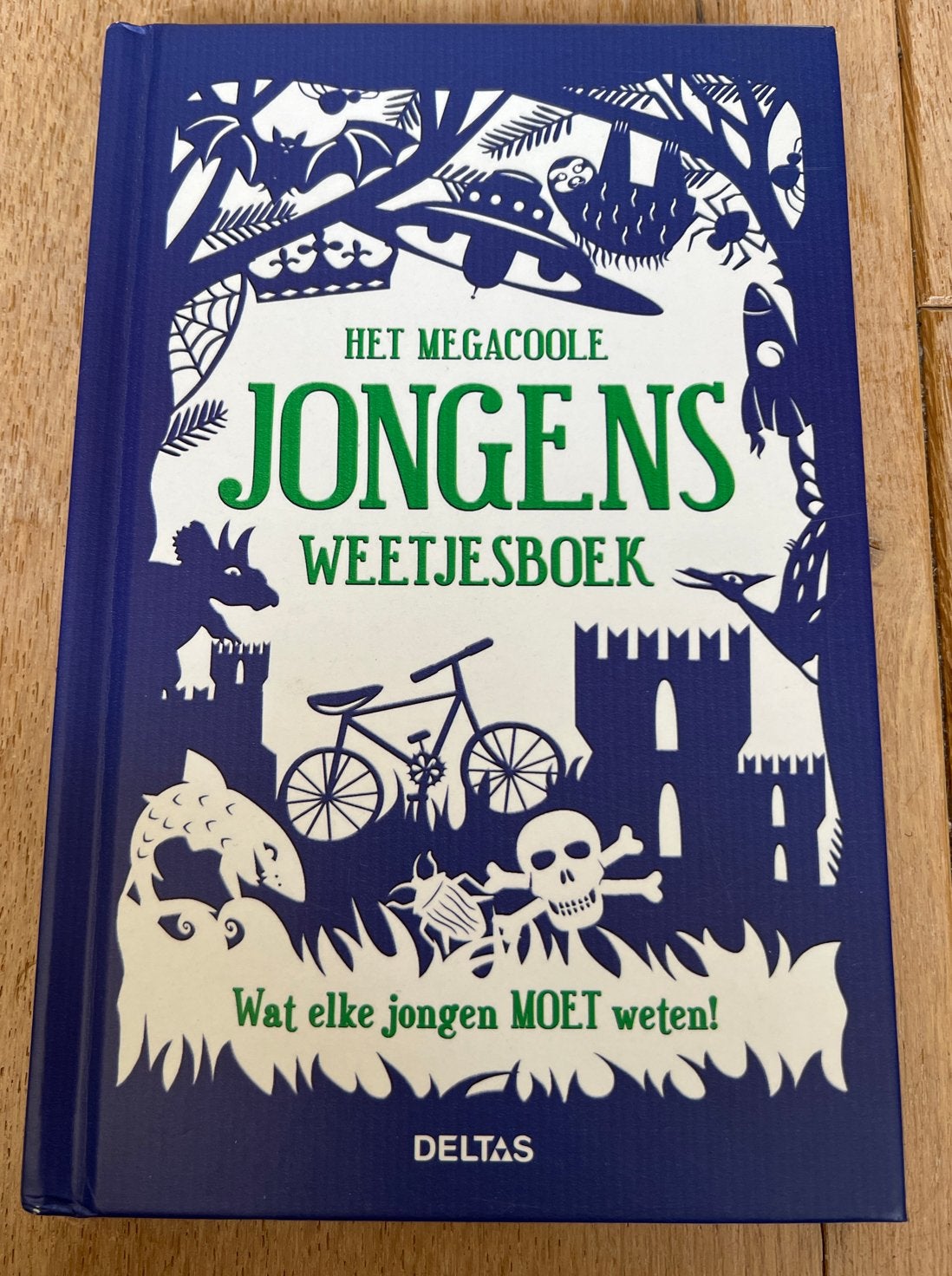 Het Megacoole Jongens Weetjesboek - Wat elke jongen MOET wet, Ophalen of Verzenden, Zo goed als nieuw, Non-fictie