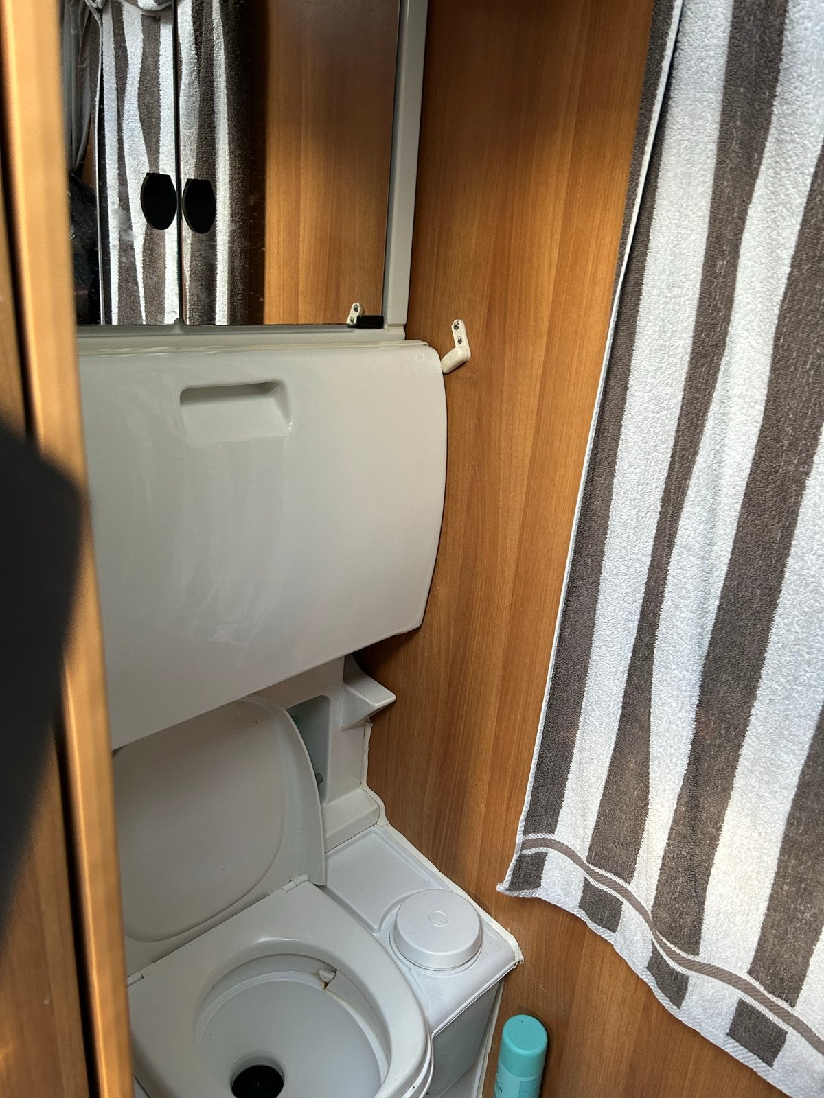Foto 11 van camper met voortent