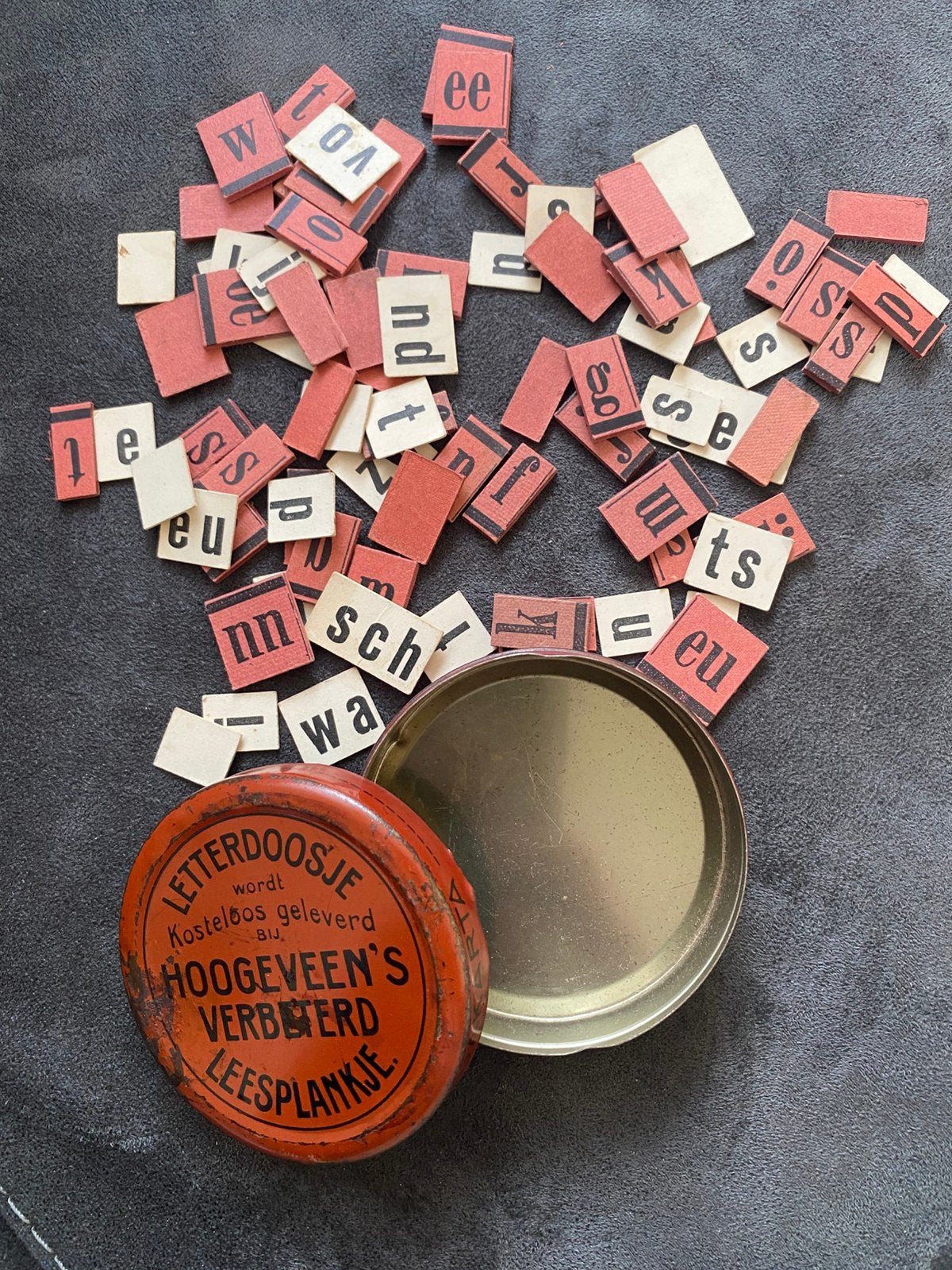Blikje hoogeveens letterdoosje leesplankje, Ophalen of Verzenden
