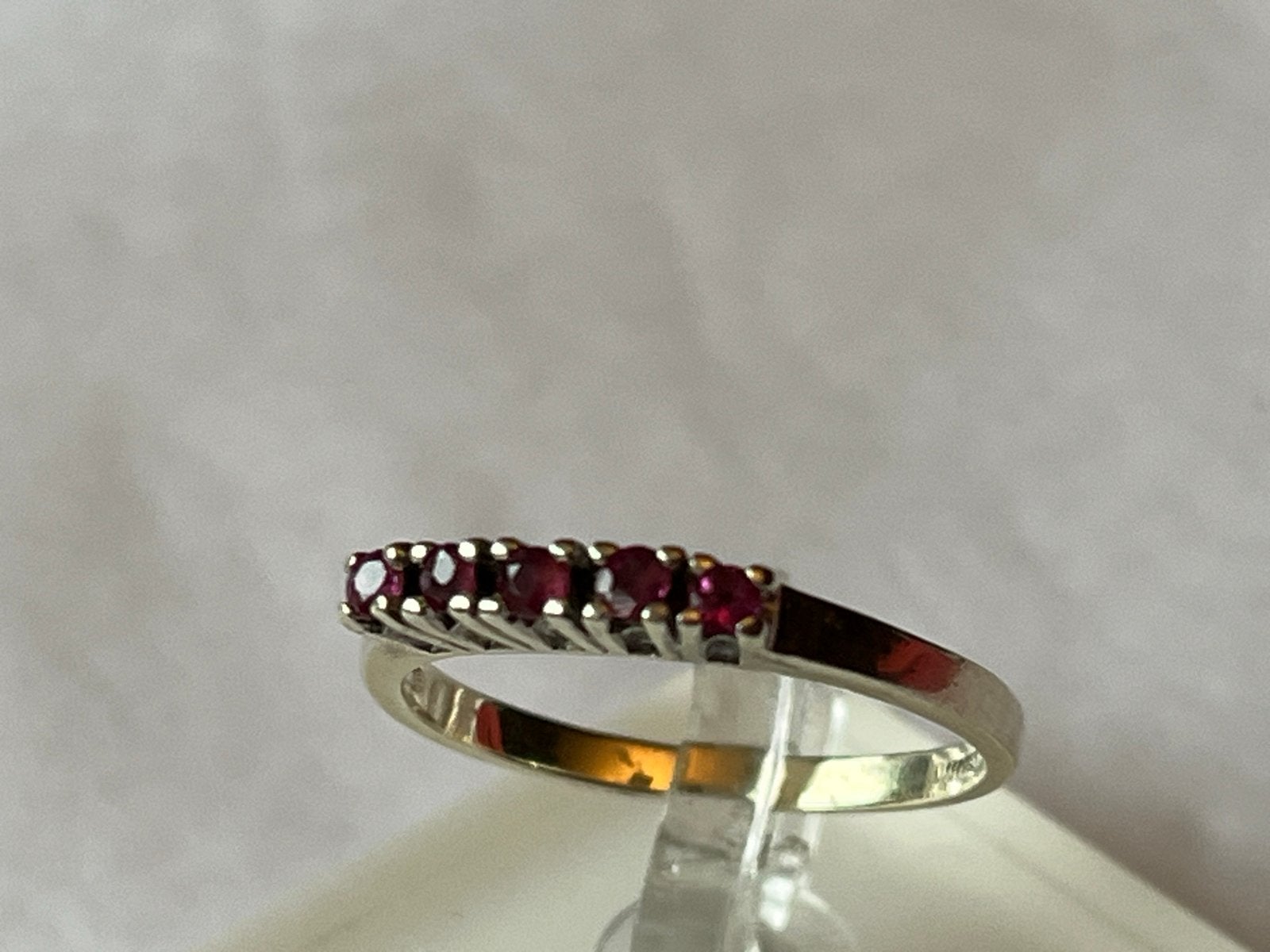 Witgouden ring met natuurlijke Robijn, maat 17, Verzenden, Wit, Zo goed als nieuw, 17 tot 18
