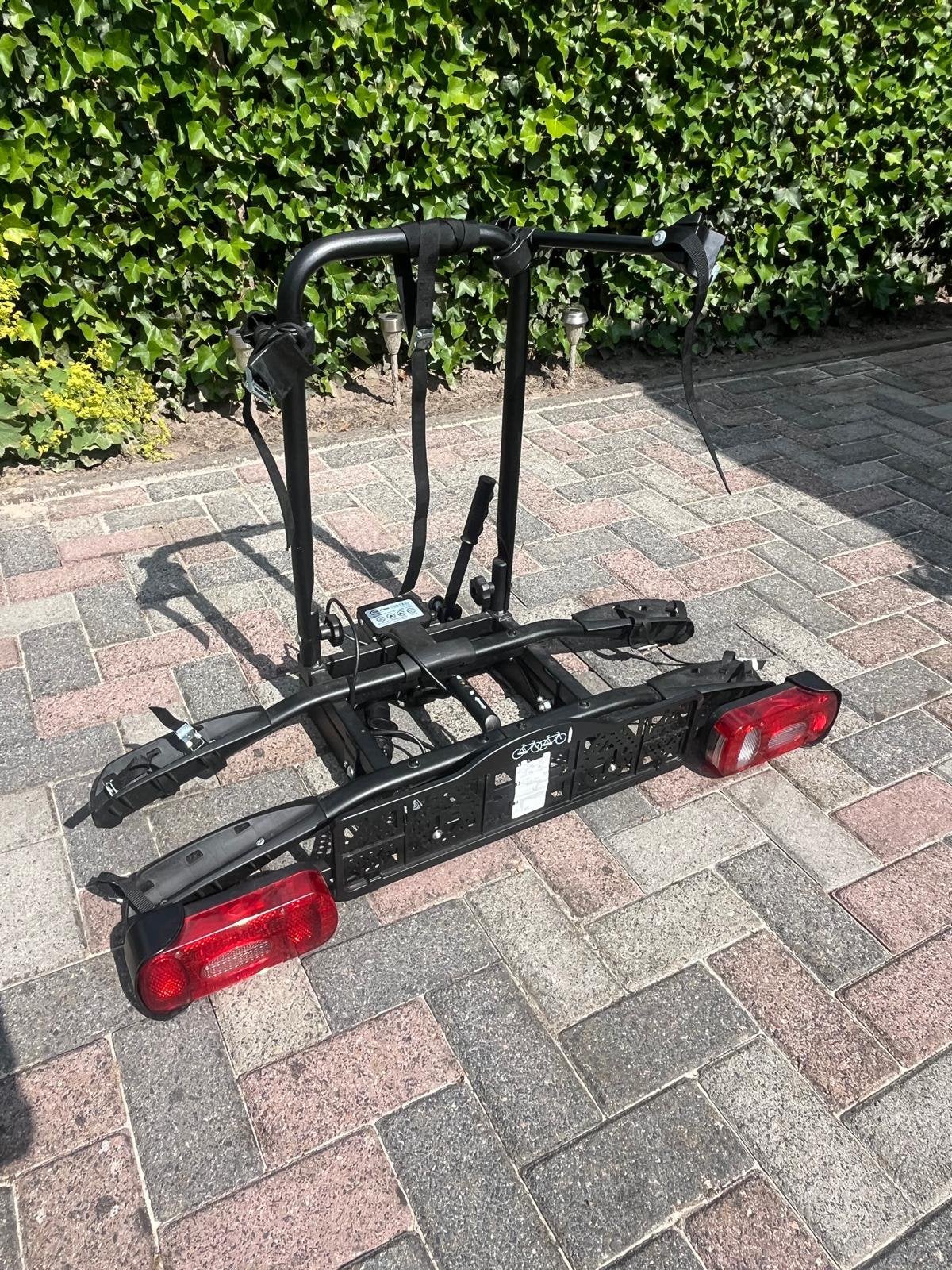 Fietsendrager CarXtras, Ophalen, 2 fietsen, Zo goed als nieuw, Trekhaakdrager
