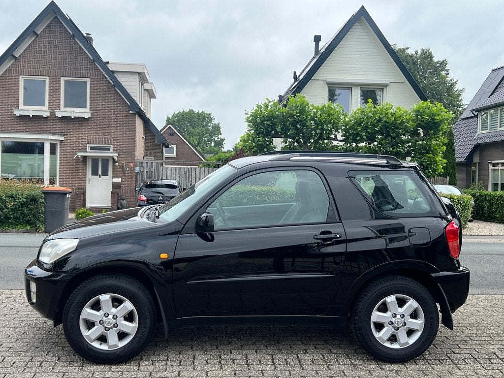 Toyota RAV4 1.8-16V VVT-i Luna NL-AUTO-NAP, Auto's, Toyota, Voorwielaandrijving, Gebruikt, 4 cilinders, Zwart