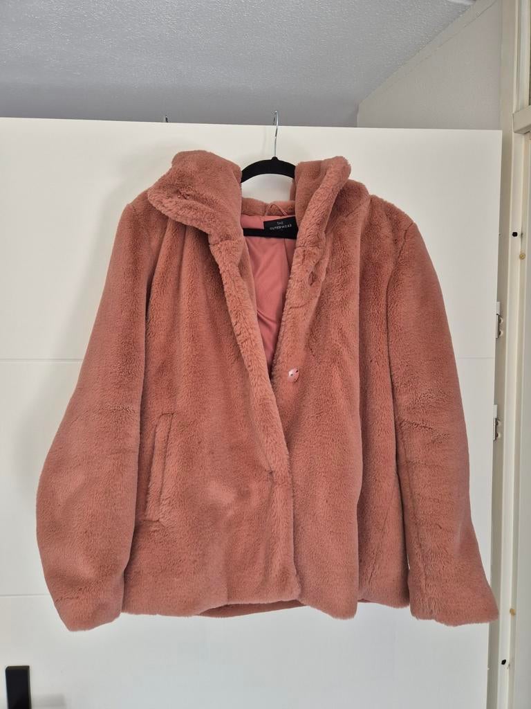Roze faux fur jas met capuchon - Maat M, Maat 38/40 (M), Ophalen of Verzenden, Roze, Onbekend