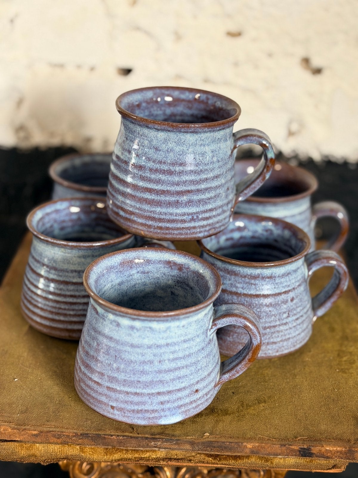 Prachtige set 6 vintage handgemaakte mokken lavendel bruin, Ophalen of Verzenden, Zo goed als nieuw, Aardewerk, Mok