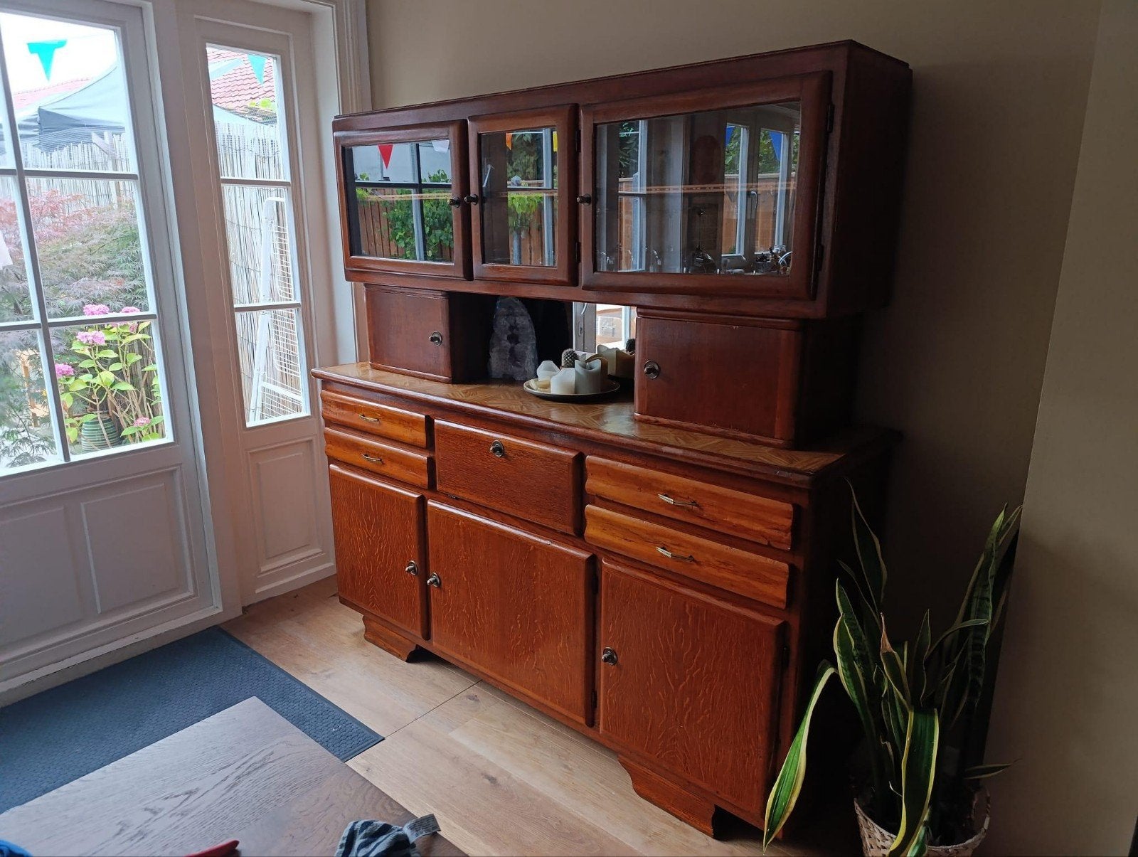 Vintage Eiken Dressoir / Buffetkast met Vitrine, Ophalen