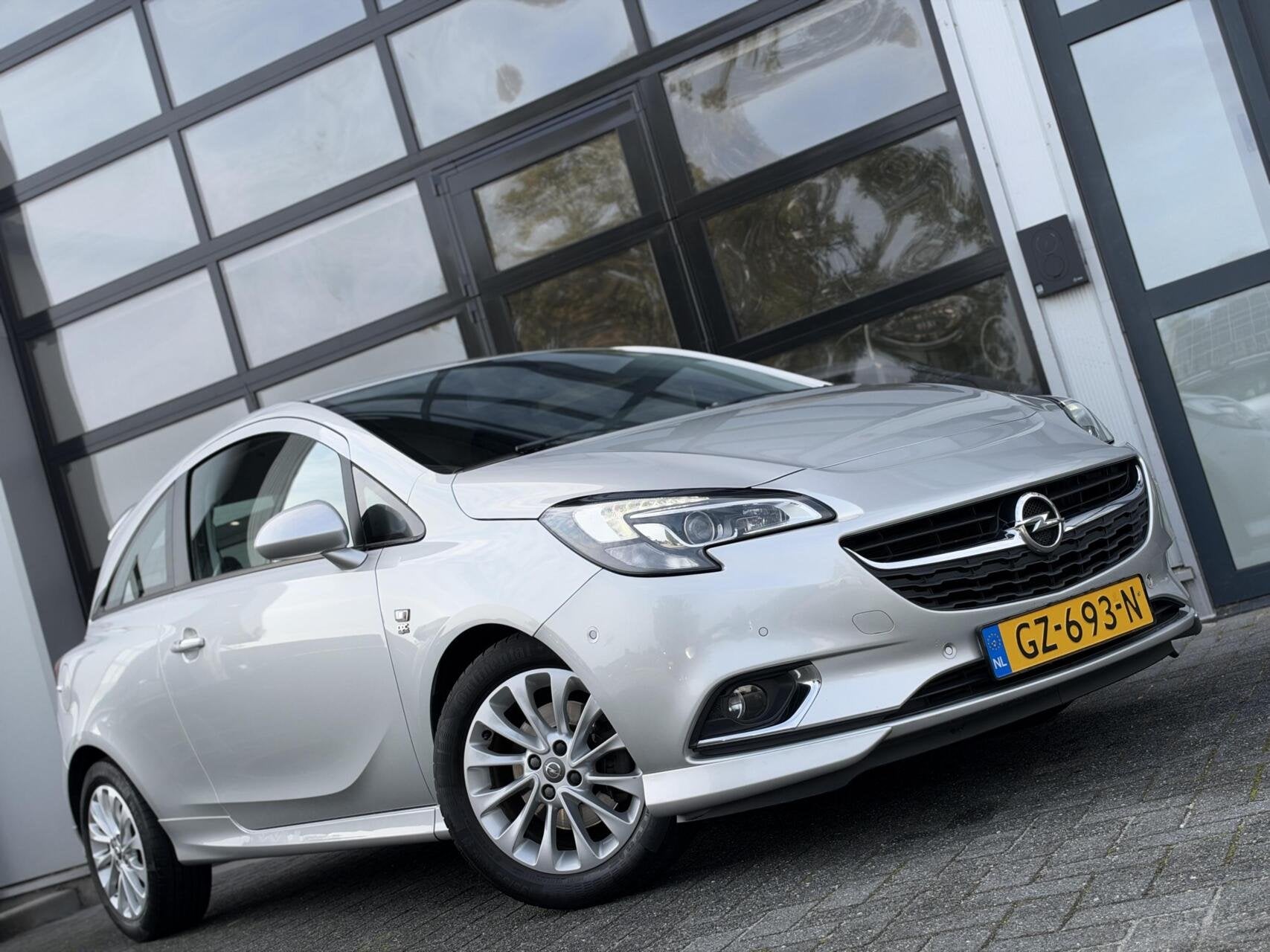 Foto 2 van Opel Corsa 1.0 Turbo Edition / OPC LINE / Cruise / Camera
