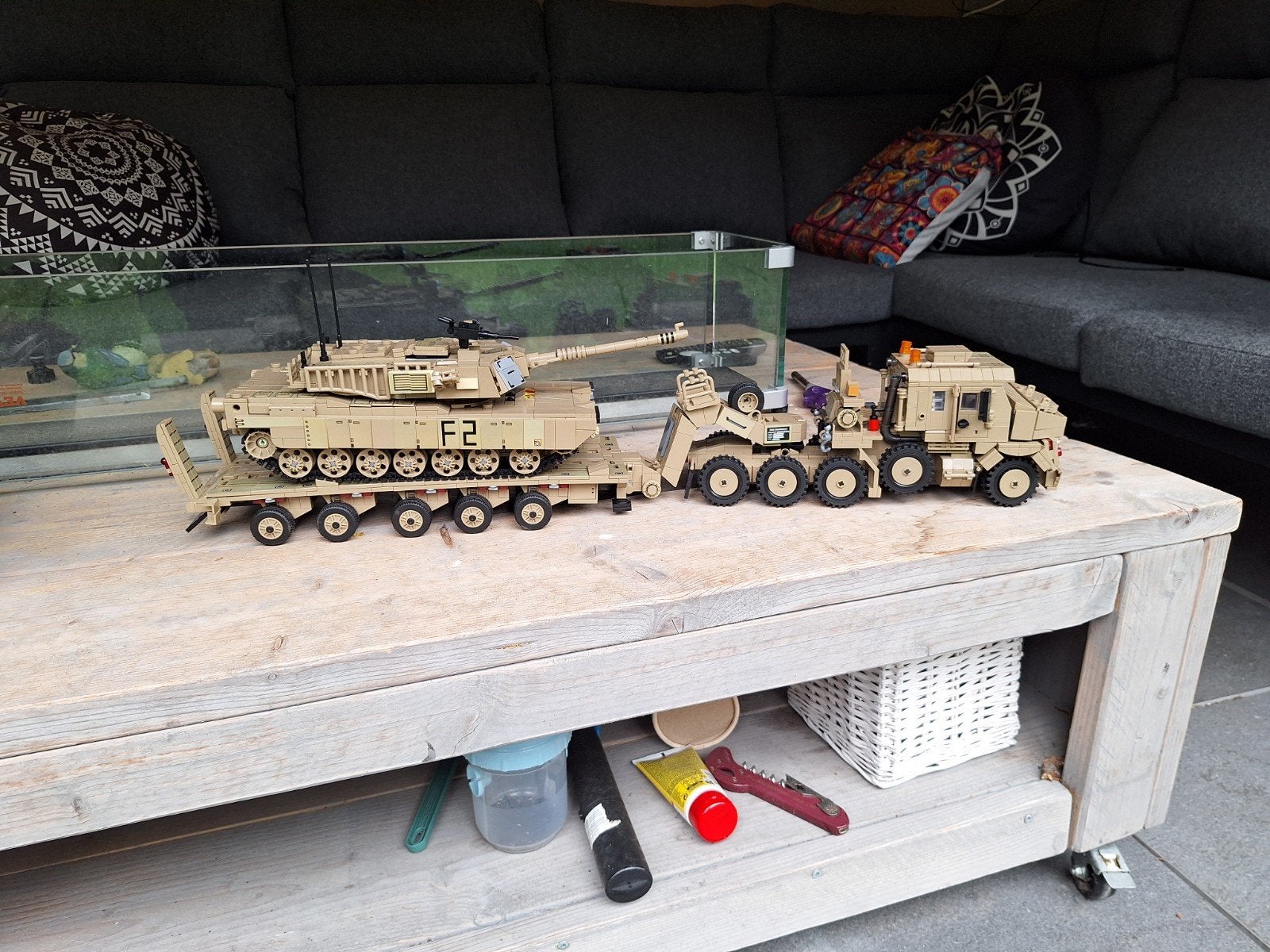 legertruck met tank, Ophalen of Verzenden, Zo goed als nieuw