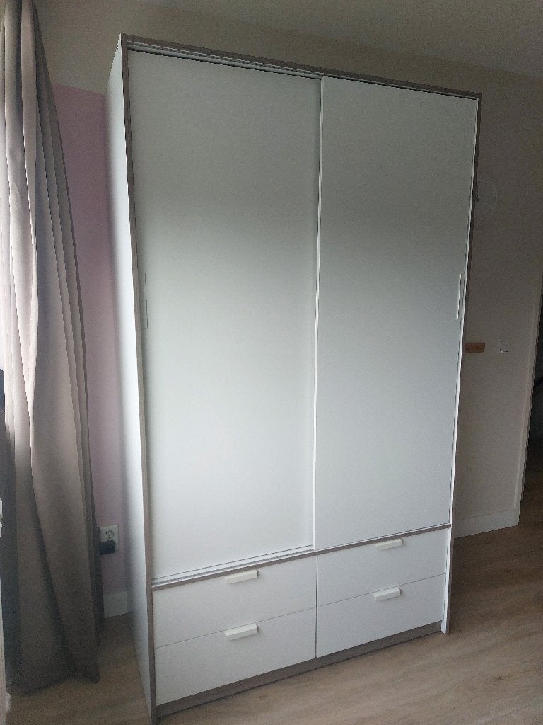 Kledingkast met schuifdeuren, Overige materialen, Gebruikt, 100 tot 150 cm, 200 cm of meer