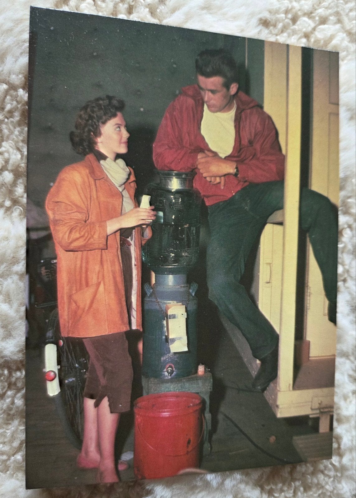 Postkaart James Dean en Natalie Wood - Studio Portret 1955, Verzenden, 1940 tot 1960, Ongelopen, Sterren en Beroemdheden