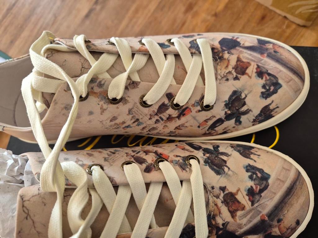 Bijzondere nieuwe schoenen maat 41, Ophalen of Verzenden, Nieuw, Sneakers of Gympen