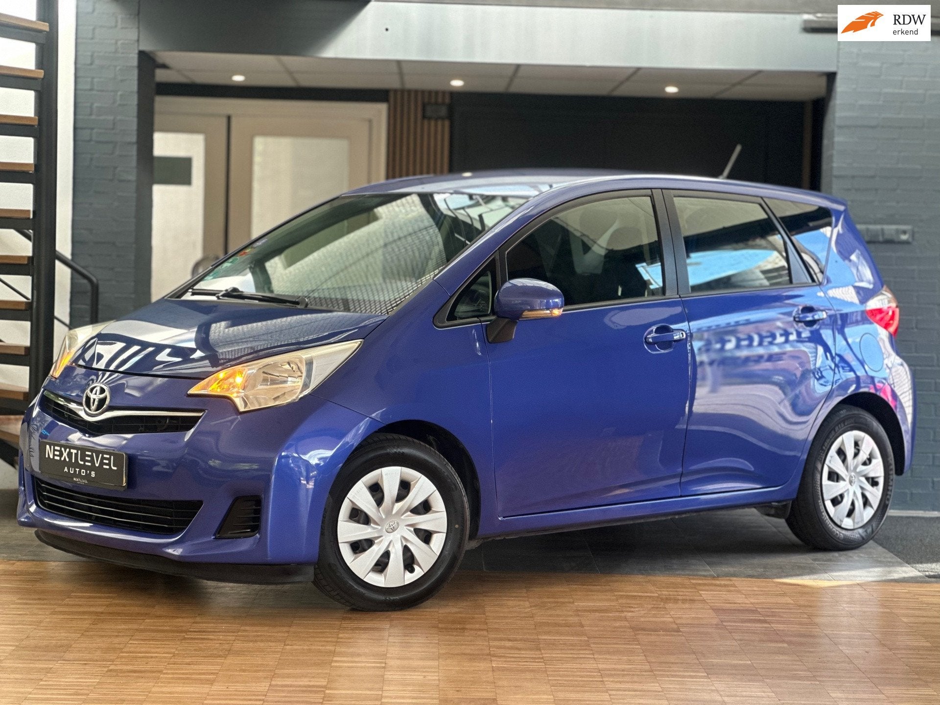 Toyota Verso-S 1.3 VVT-i Aspiration, Voorwielaandrijving, Euro 5, Gebruikt, Blauw