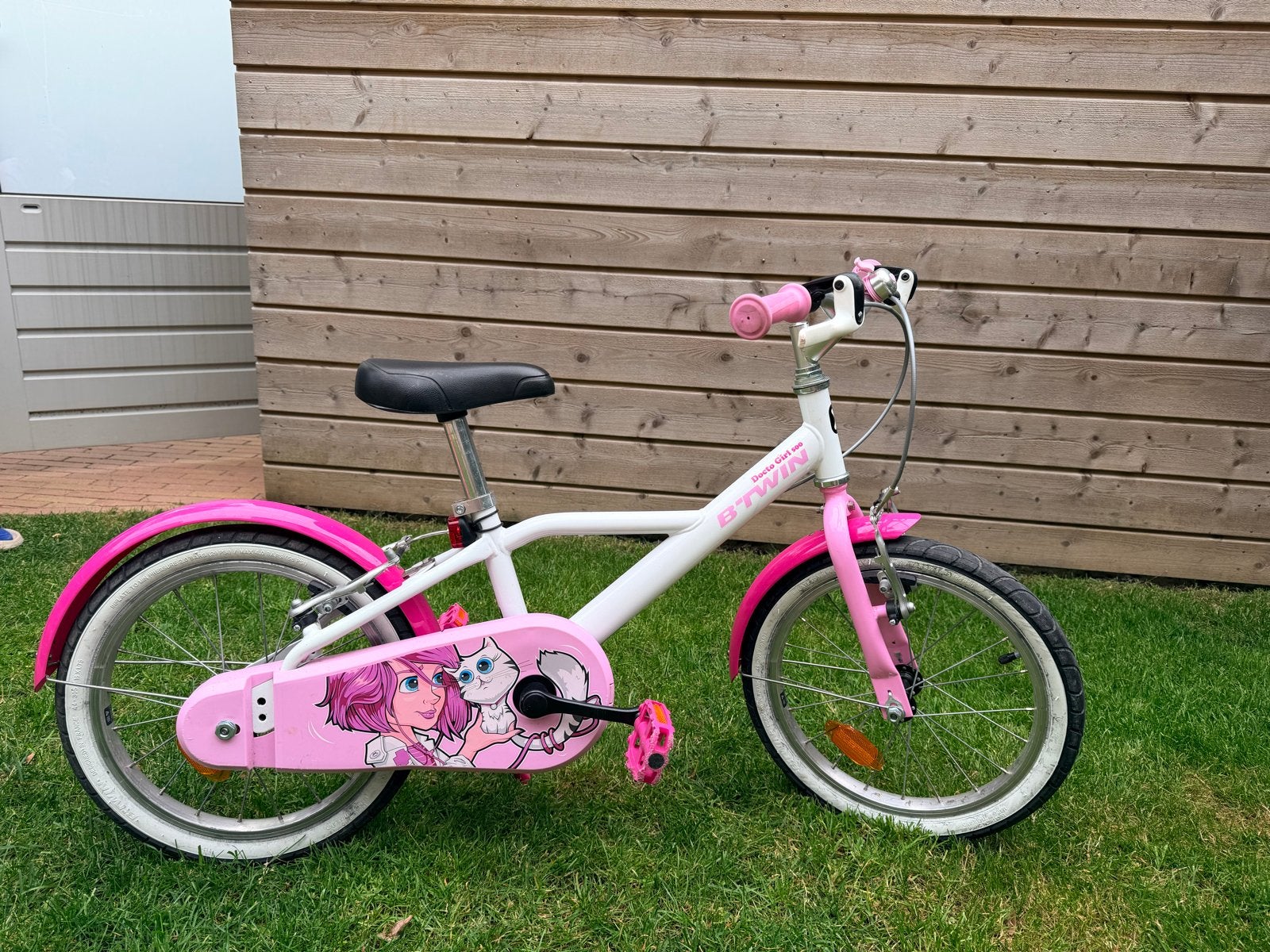 B'Twin kinderfiets 16 inch - roze/wit, Fietsen en Brommers, Fietsen | Kinderfietsjes, Ophalen, Gebruikt, Terugtraprem, 16 tot 20 inch