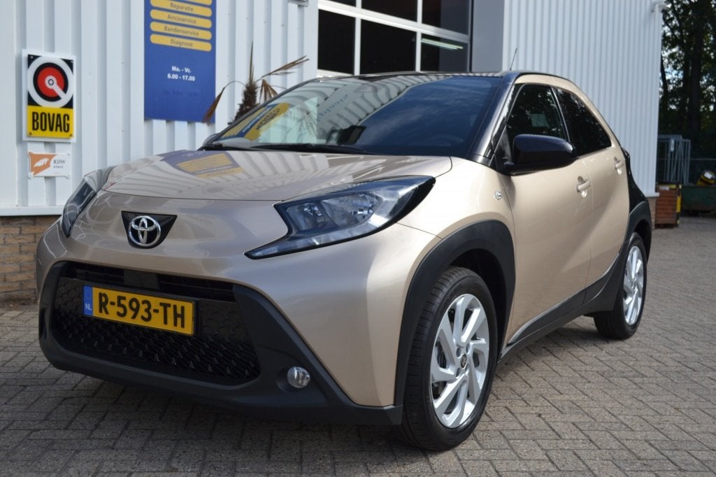 Toyota Aygo X 1.0 VVT-i MT Play (bj 2022), Auto's, Voorwielaandrijving, 12 maanden, Gebruikt, 4 stoelen