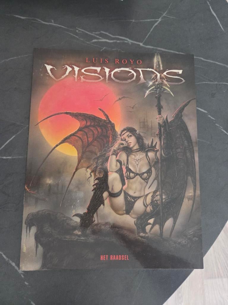 Visions, Luis Royo, Eén stripboek, Ophalen of Verzenden, Zo goed als nieuw, Luis Royo