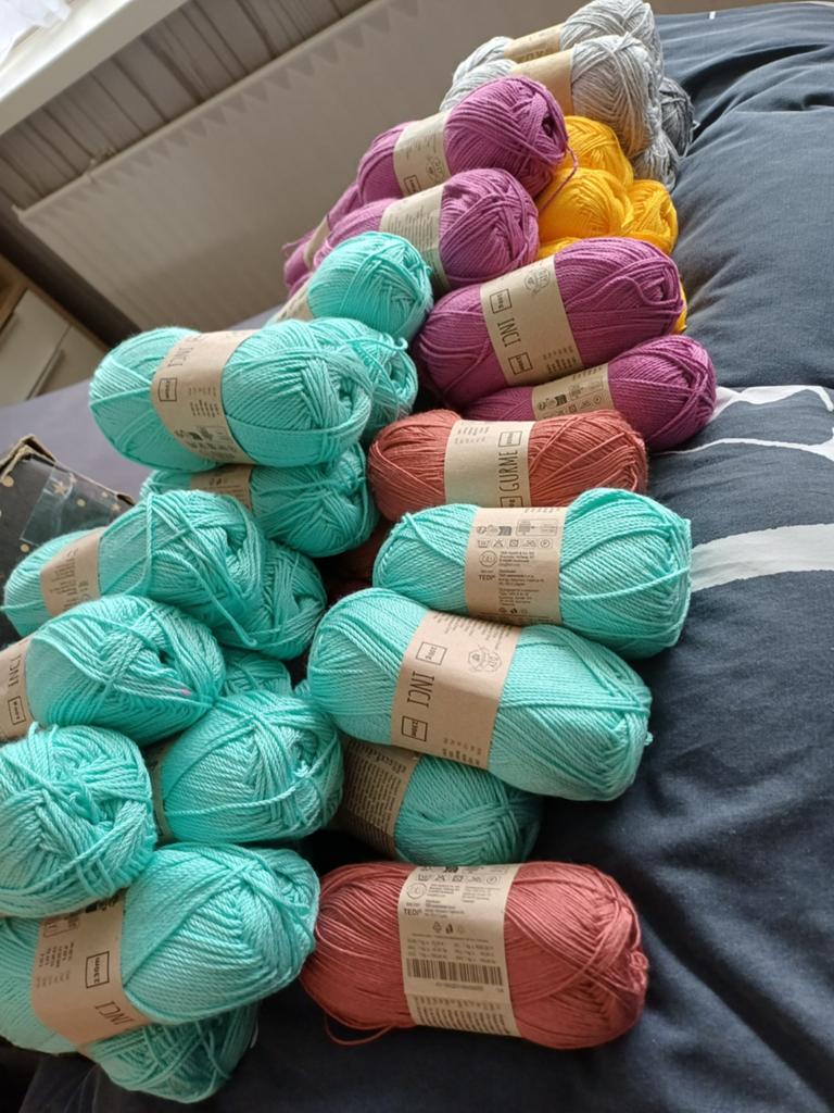 Te koop breigaren nieuw 45 bollen, Ophalen of Verzenden, Nieuw, Breien of Haken, Wol of Garen