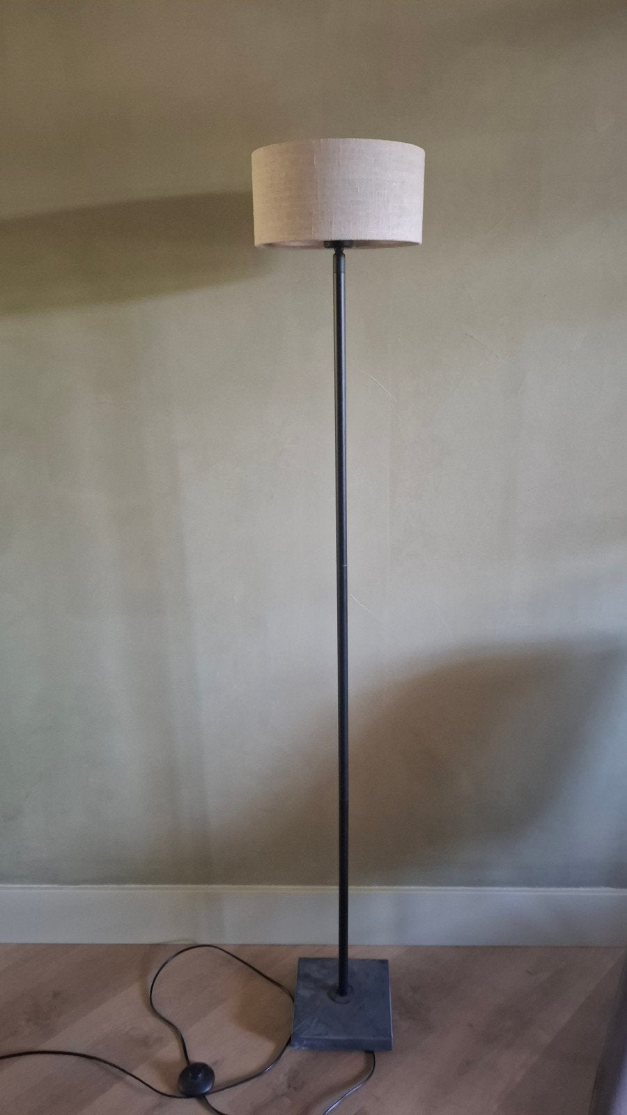 Staande lamp. Landelijk , stijlvol wonen, Ophalen, Zo goed als nieuw, 150 tot 200 cm
