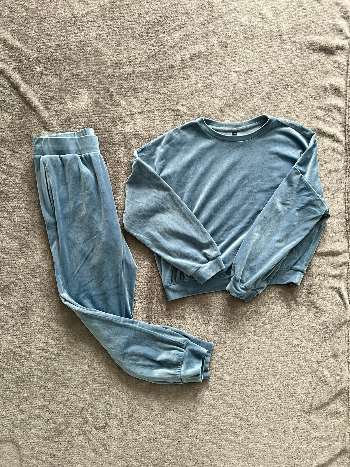 Hunkemöller velvet pyjama , complete set maat M, Ophalen of Verzenden, Zo goed als nieuw, Maat 38/40 (M)