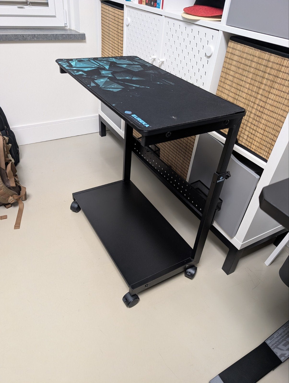 Verrijdbaar PC-standaard / bijzettafel - ZGAN, Ophalen of Verzenden, Zo goed als nieuw
