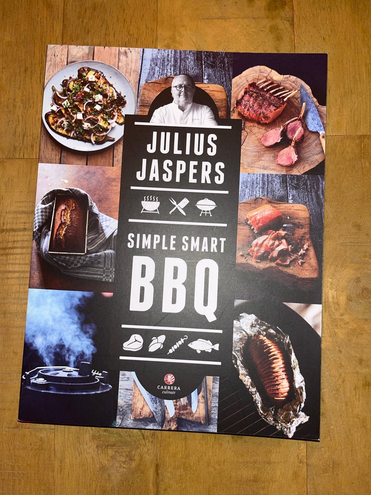 Julius Jaspers Simple Smart BBQ kookboek, Boeken, Hoofdgerechten, Vegetarisch, Ophalen of Verzenden, Zo goed als nieuw
