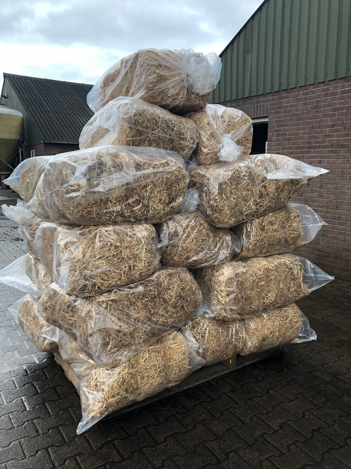 Mooi geel erwtenstro 13-15 kg