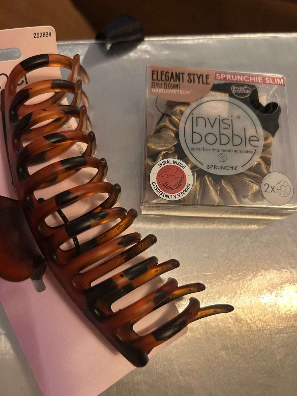 Zenner haarclip bruin & invisibobble scrunchie slim set, Verzenden, Nieuw