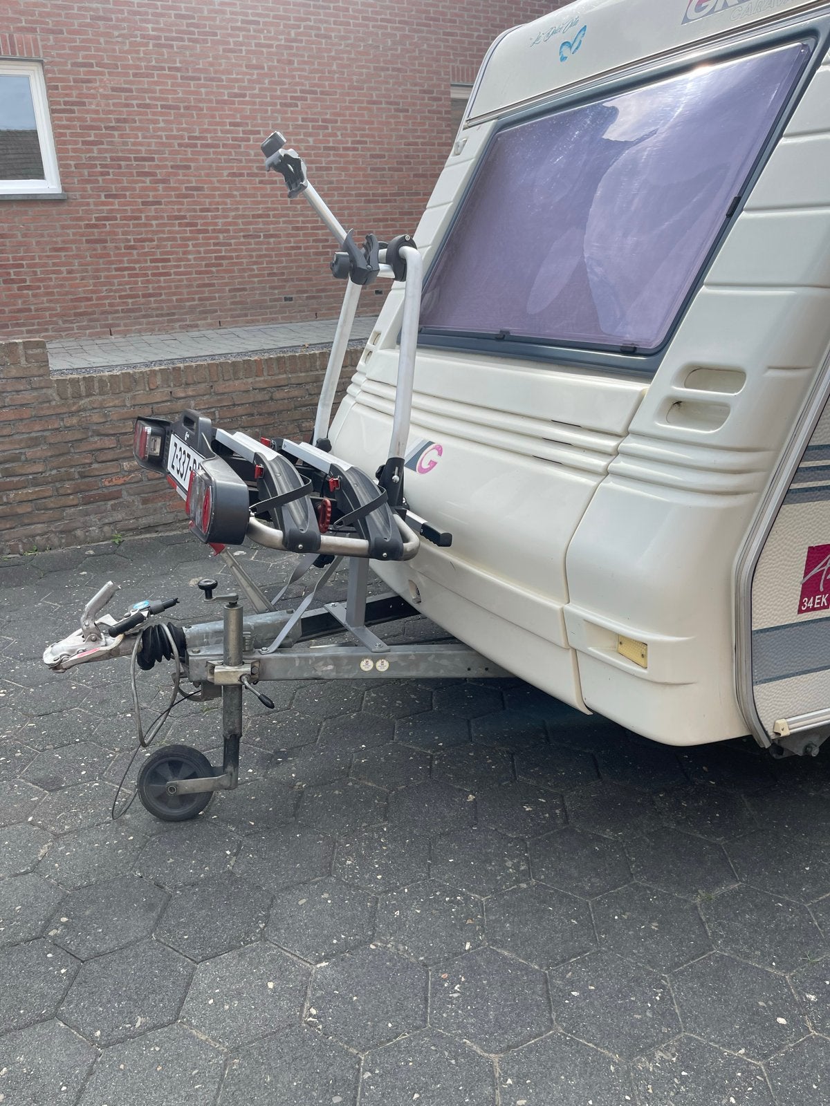 GRUAU Caravan uit 1995 met complete voortenten, Caravans en Kamperen, Overige merken, Particulier, 500 - 750 kg, Fietsenrek