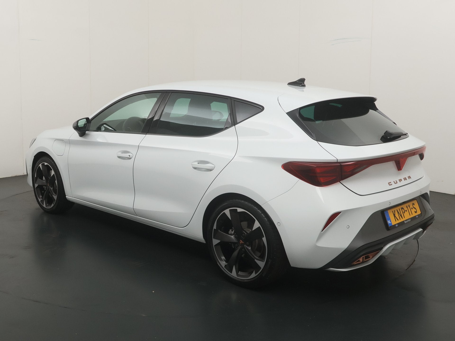 CUPRA Leon 1.5 TSI e-Hybrid 204pk Business | Stoel- en stuur, Auto's, Cupra, 12 maanden, 4 cilinders, Leon, Leder en Stof