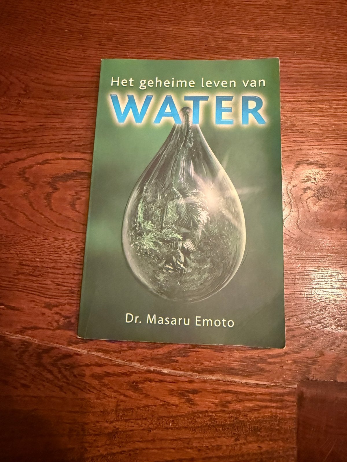 Het geheime leven van water - Dr. Masaru Emoto, Boeken, Ophalen of Verzenden, Zo goed als nieuw, Spiritualiteit algemeen, Achtergrond en Informatie