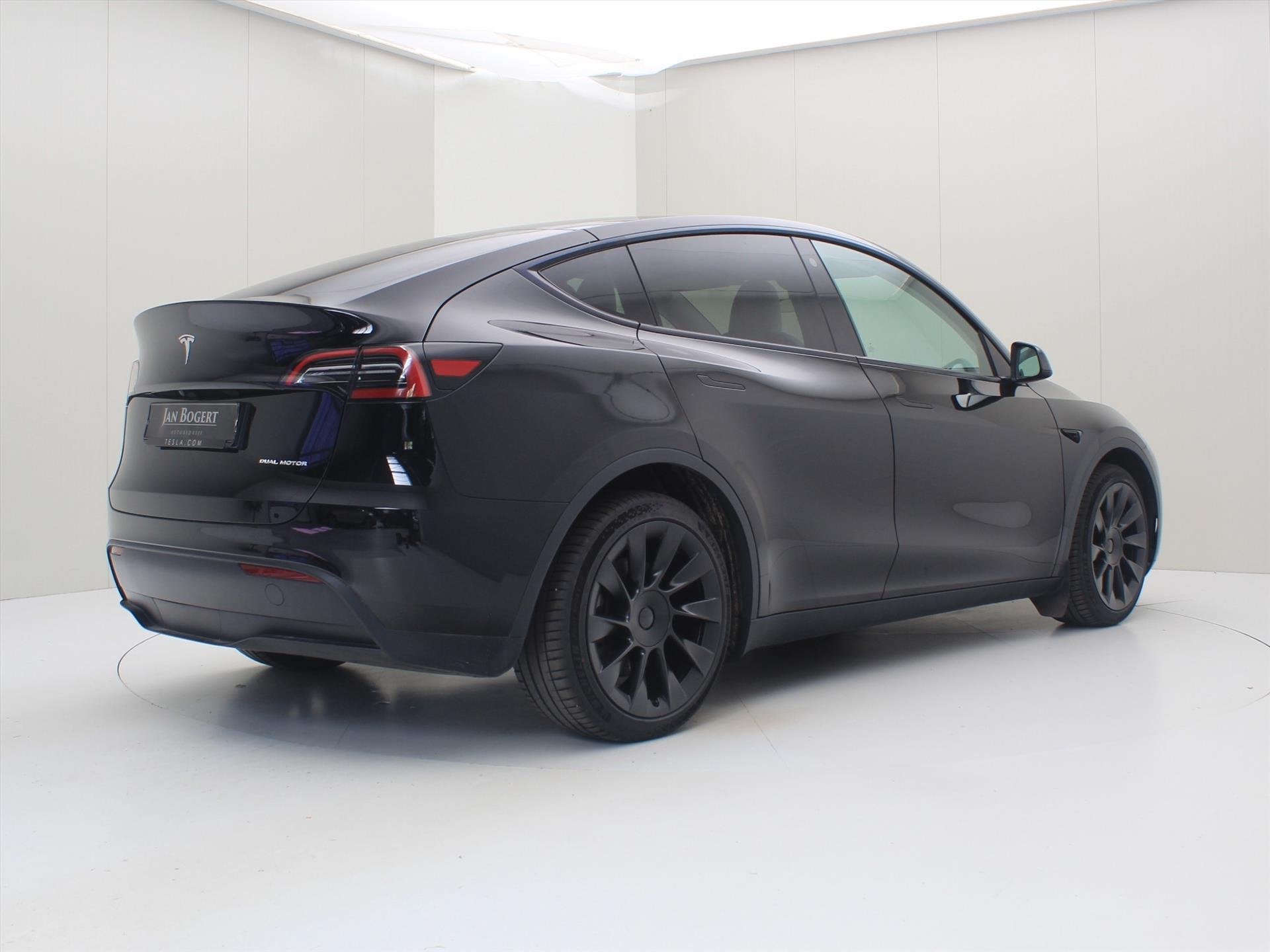 Tesla Model Y Long Range AWD 75kWh 351pk 92.9% SoH [ WIT LED, Auto's, Automaat, Dealer onderhouden, Gebruikt, Zwart