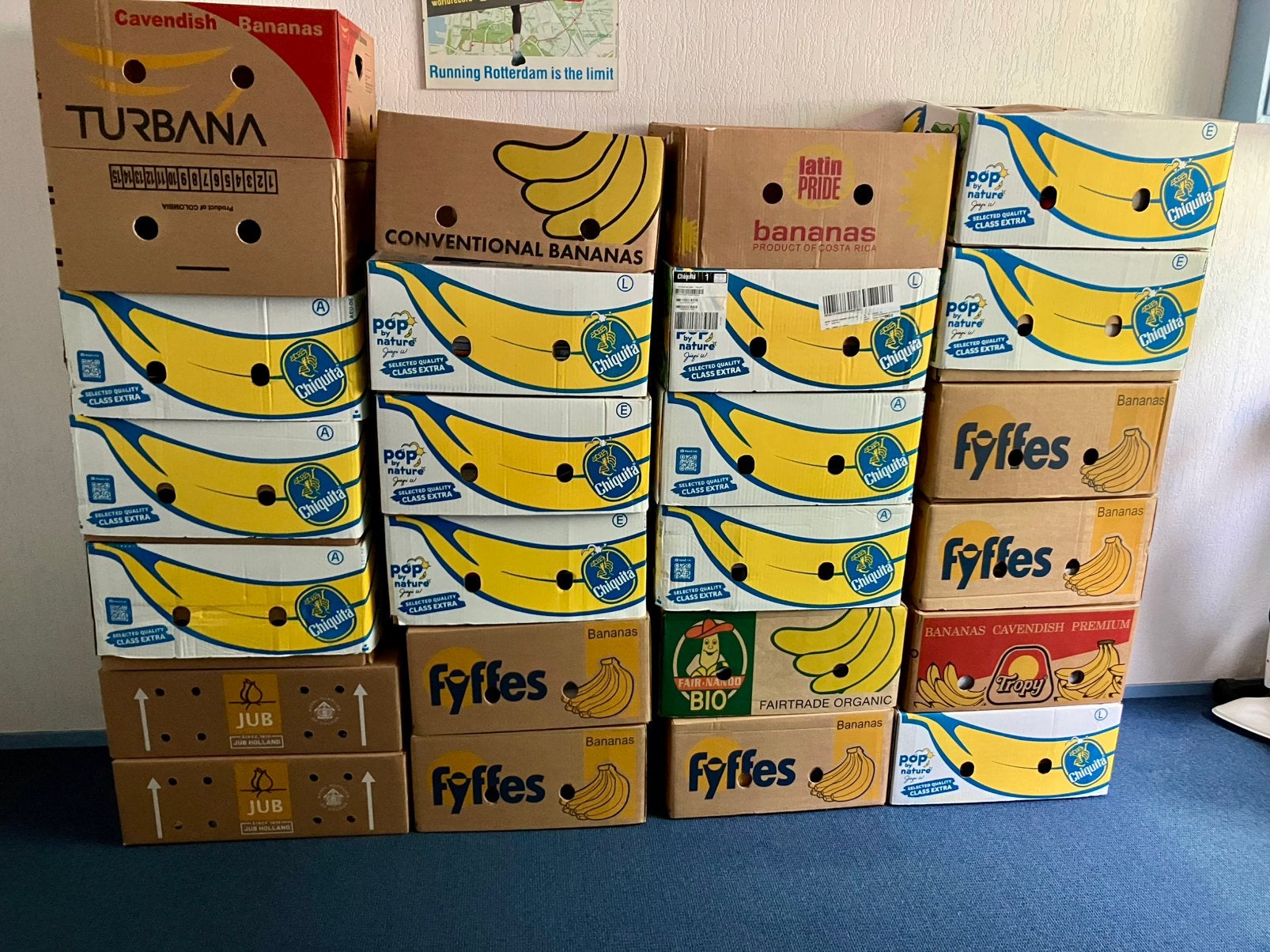 25 dozen met rommelmarktspullen, Ophalen, Nieuw