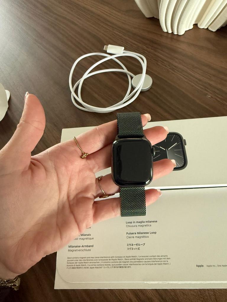 Apple Watch Series 9 Graphite RVS - Nieuw & Ongebruikt!, Sieraden, Tassen en Uiterlijk, Smartwatches, Afstand, Verzenden, IOS