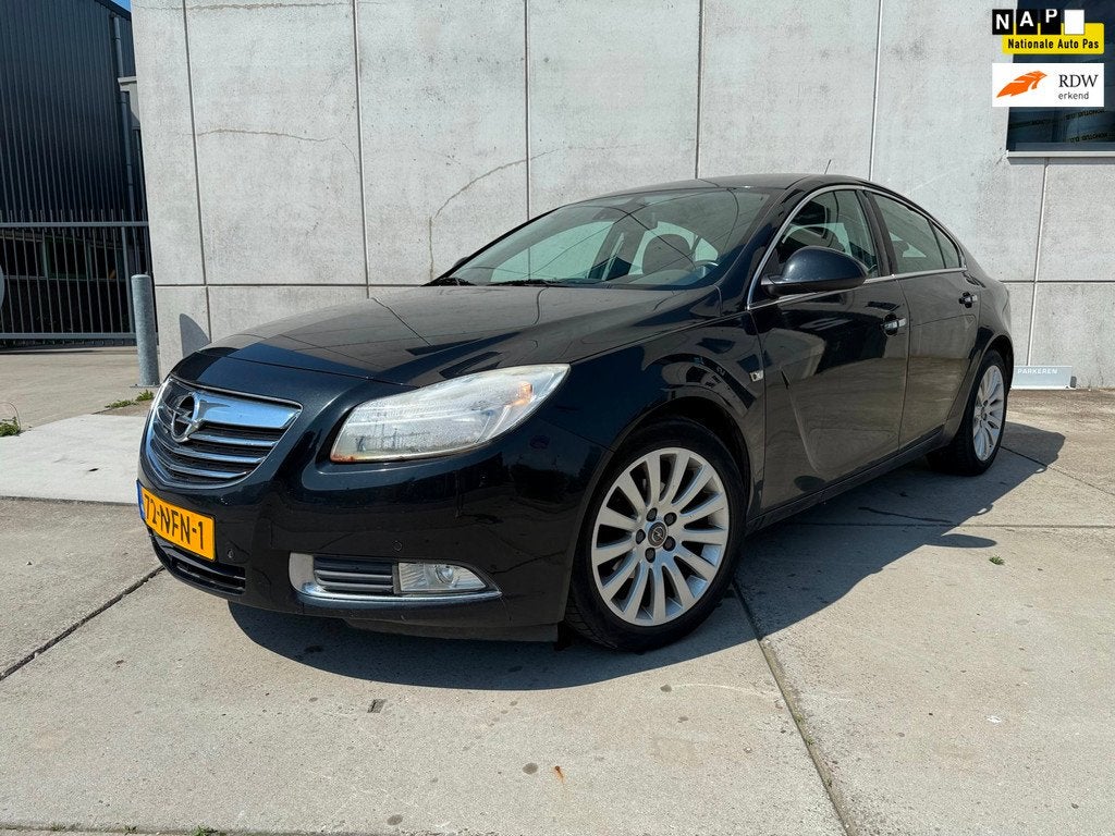 Opel Insignia 1.8 Cosmo *Meeneemprijs!*, Euro 5, Gebruikt, 4 cilinders, Parkeersensor