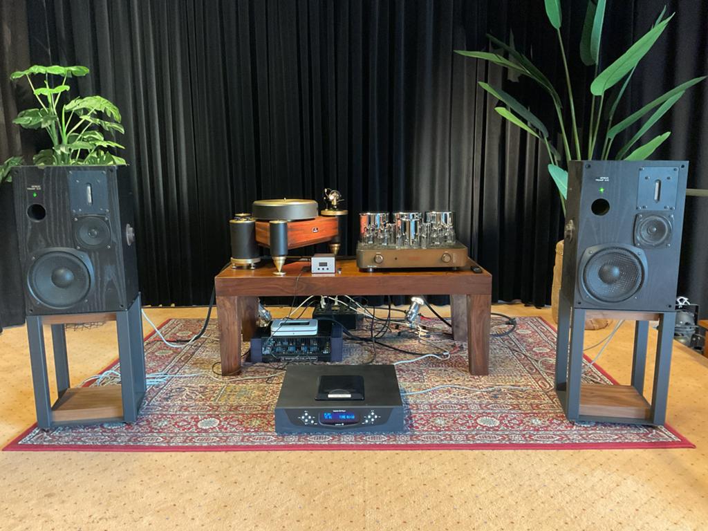 Genelec S30 actieve drieweg monitorluidsprekers, Overige merken, Gebruikt, Ophalen of Verzenden, 120 watt of meer
