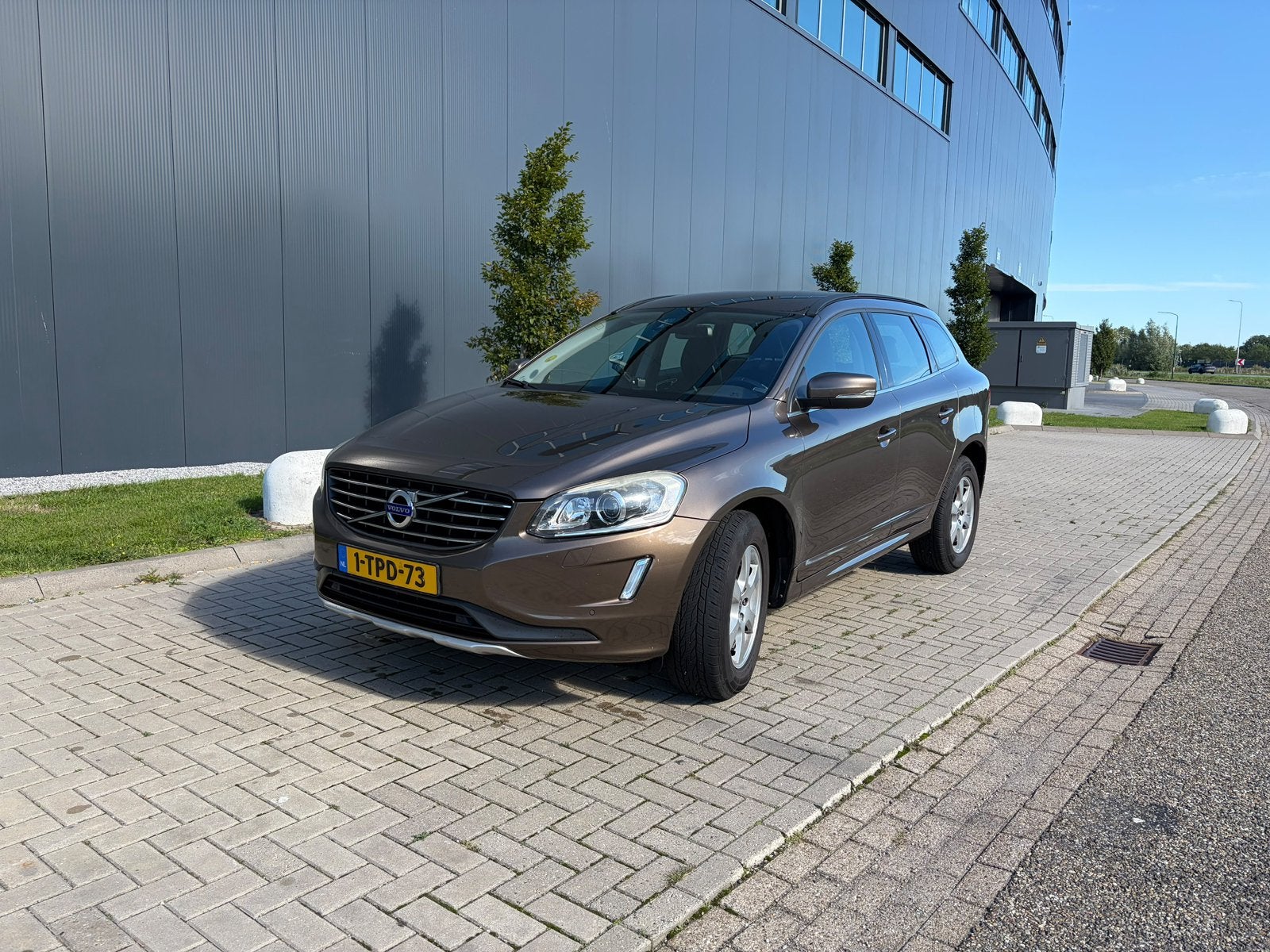 Volvo XC60 2.0 D4 2014 Bruin, Voorwielaandrijving, Stof, 1800 kg, Euro 6