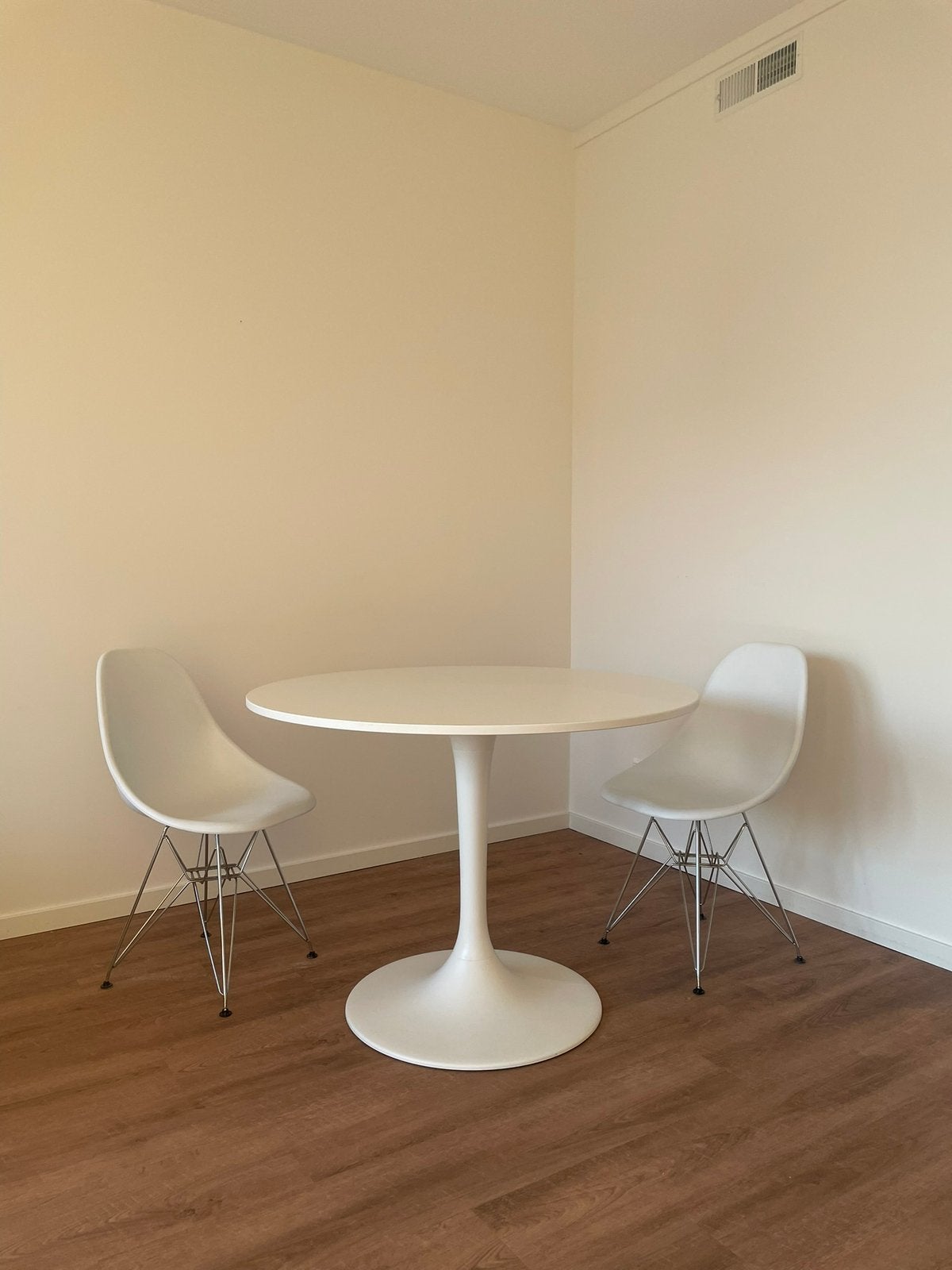 Table and chairs, Ophalen, Zo goed als nieuw
