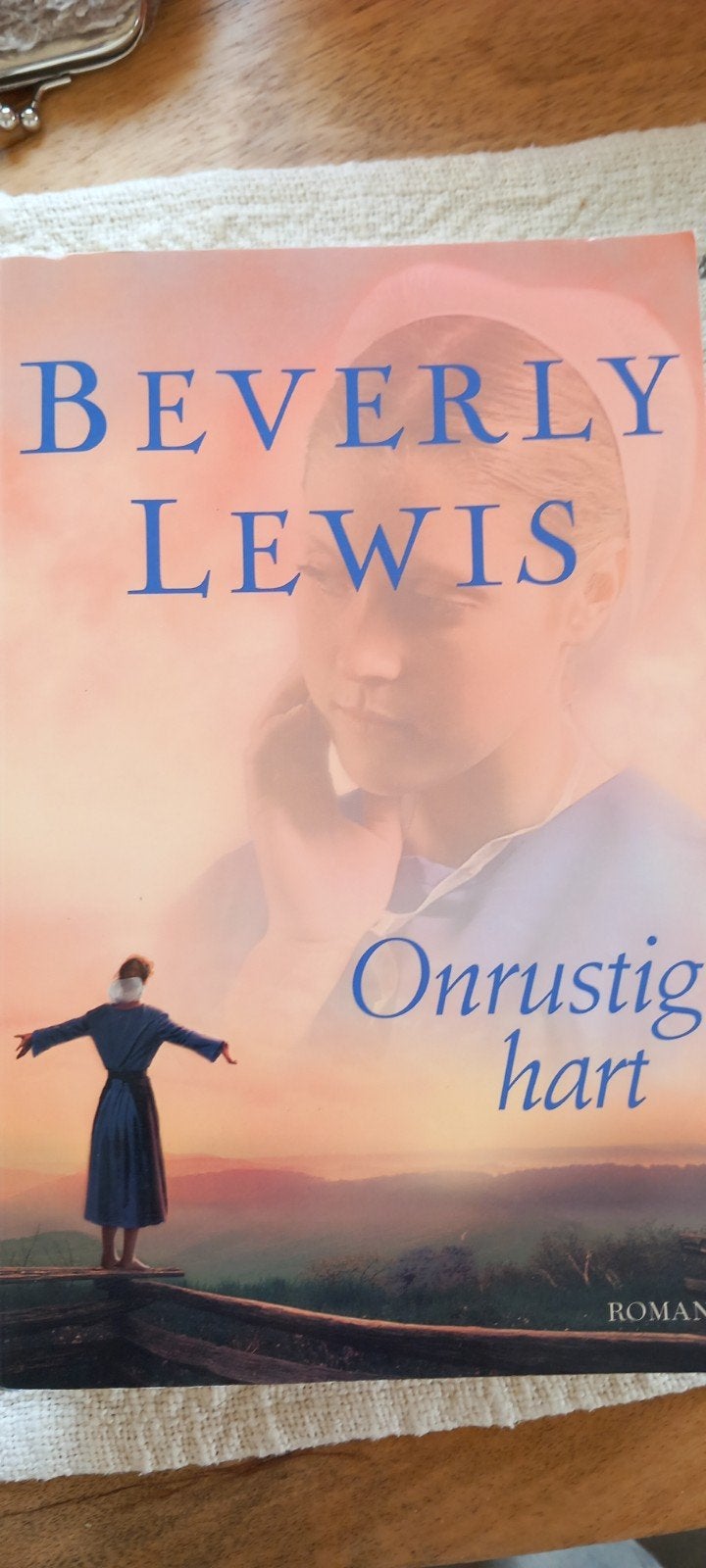 Beverly Lewis - Onrustig hart, Boeken, Ophalen of Verzenden, Zo goed als nieuw, Beverly Lewis
