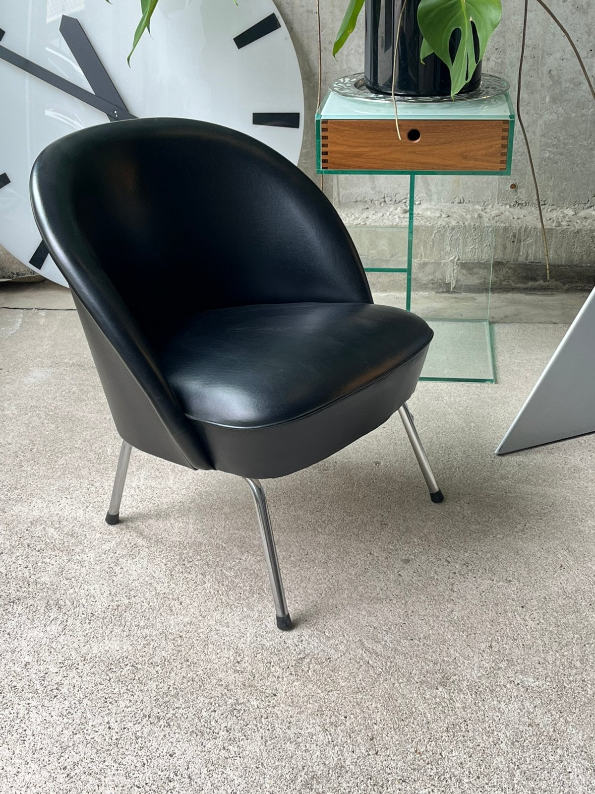 Zwart vintage clubfauteuiltje, jaren ‘50, Ophalen, Minder dan 50 cm, Minder dan 75 cm, Vintage