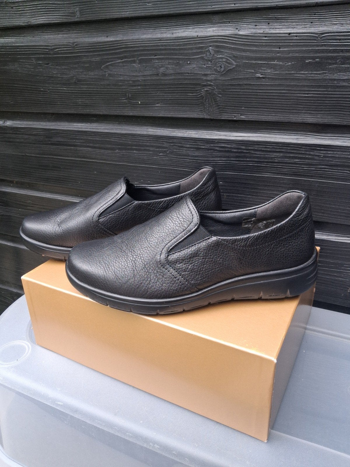 Dames schoenen van Vamos, Ophalen
