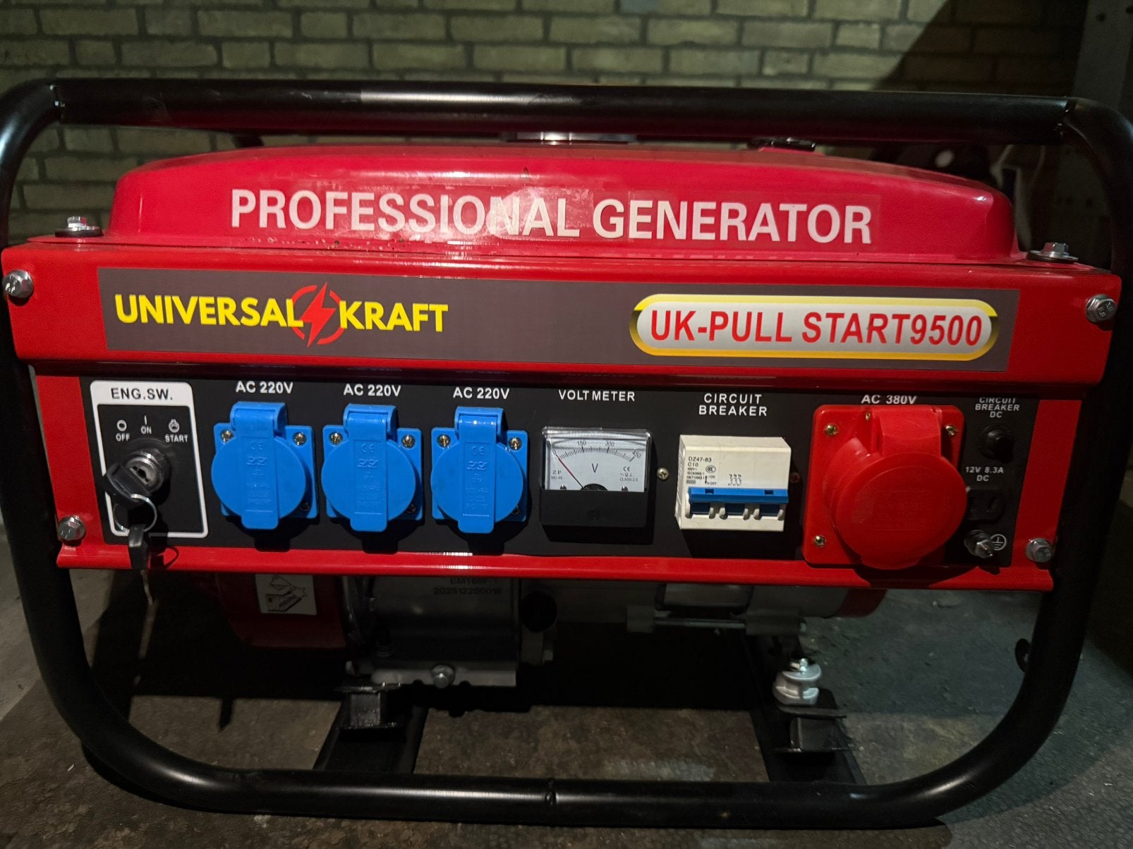Universal Kraft 9500 Generator, Ophalen, Zo goed als nieuw